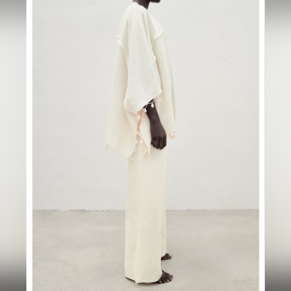 Zara - Shell Poncho - Picture 2 of 11
